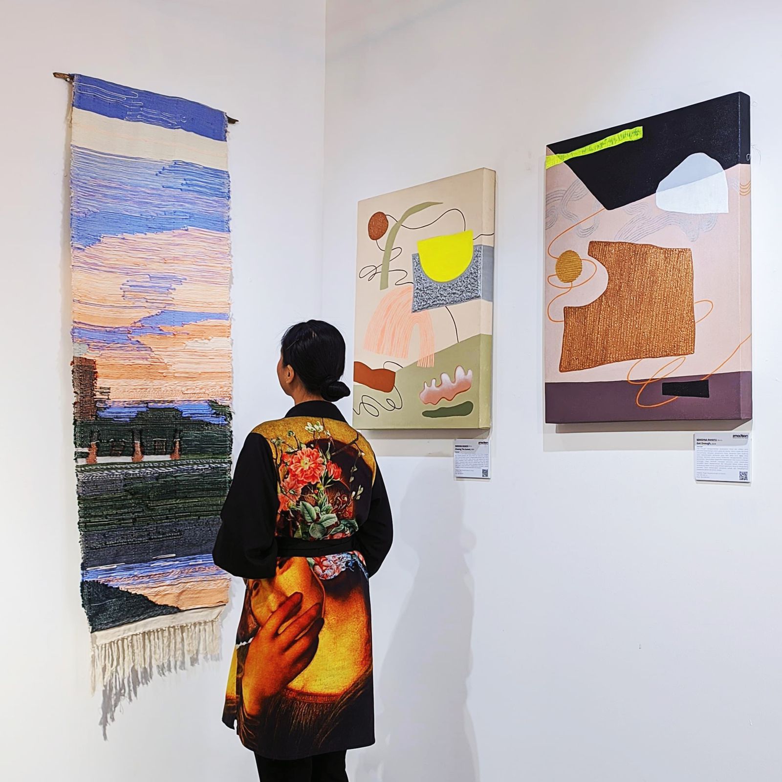 Abstract Expressionism Art painting titled "Chasing the Sunset" by Mardina Rahayu at 2Madison Gallery. Part of Art Indonesia and Contemporary art Asia, this work represents Affordable art Asia.