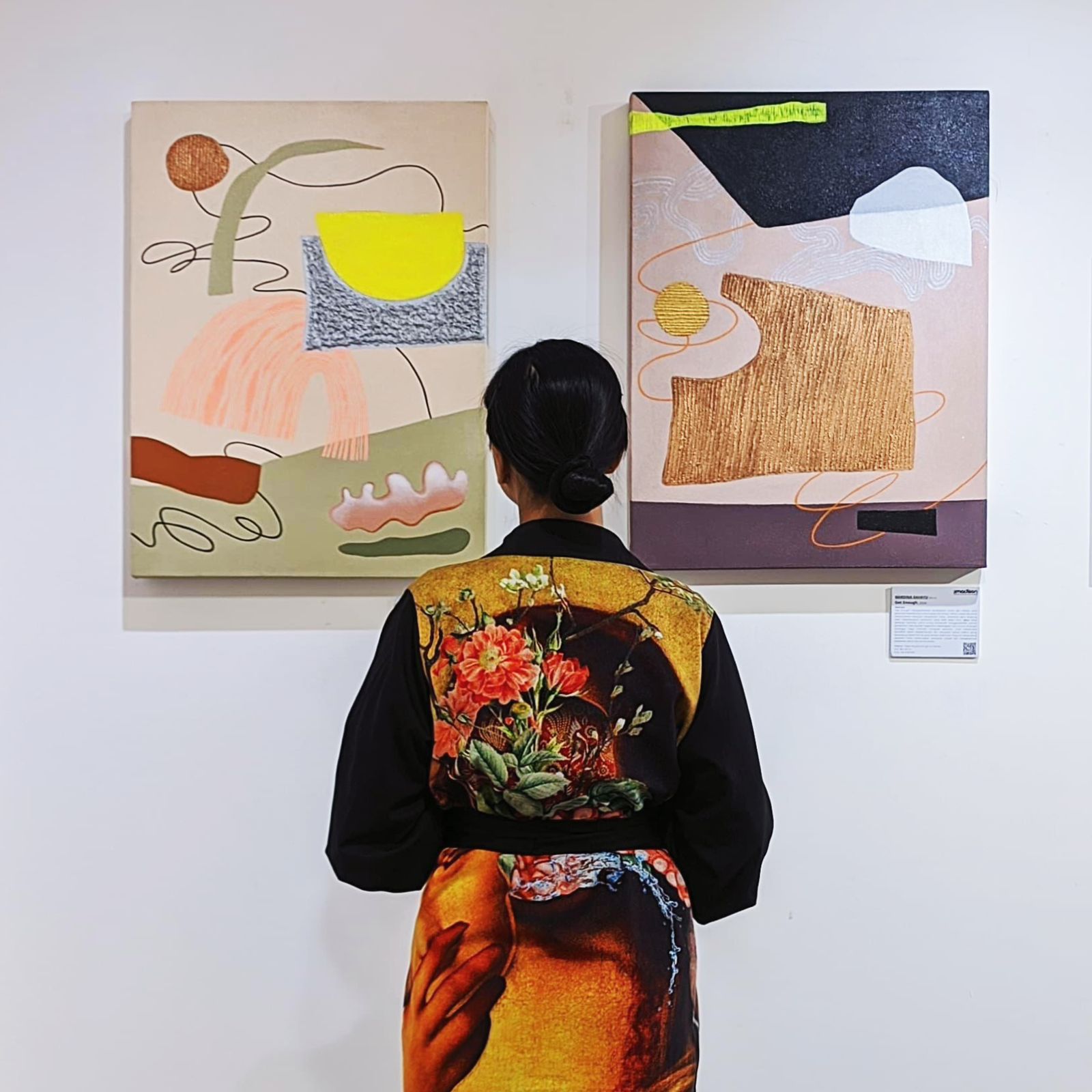 Abstract Expressionism Art painting titled "Chasing the Sunset" by Mardina Rahayu at 2Madison Gallery. Part of Art Indonesia and Contemporary art Asia, this work represents Affordable art Asia.